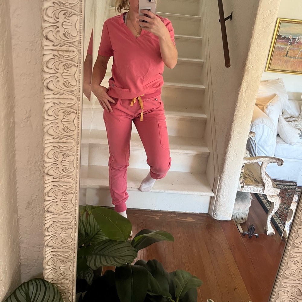 Pink figs set